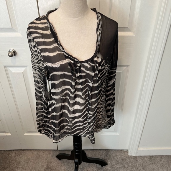 Elie Tahari pure silk size M top - Picture 11 of 15